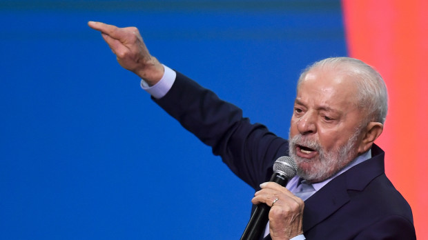 El presidente brasileño, Luiz Inácio Lula da Silva, habla durante la reunión de clausura de la Cumbre Social del G20 en Río de Janeiro