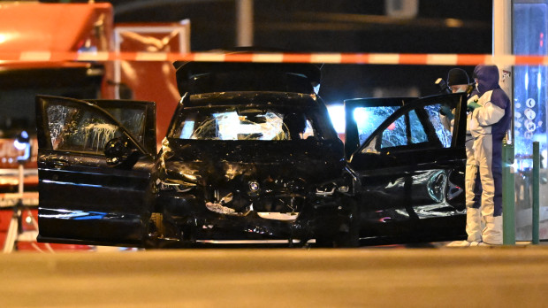 Las autoridades investigan el coche en el que un agresor ha atropellado a una multitud en el mercado navideño de Magdeburgo