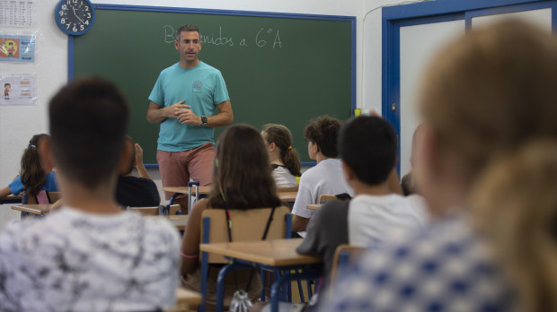 (esa tendencia en los últimos cursos ha supuesto que la distancia con respecto a la media de España (13 %) se sitúe en 2,5 puntos, cuando en 2018 era de cuatrode enseñanzas. En total, este mes más de 345.000 alumnos comienzan las clases con 900 docentes más.

María José López / Europa Press
12/9/2022