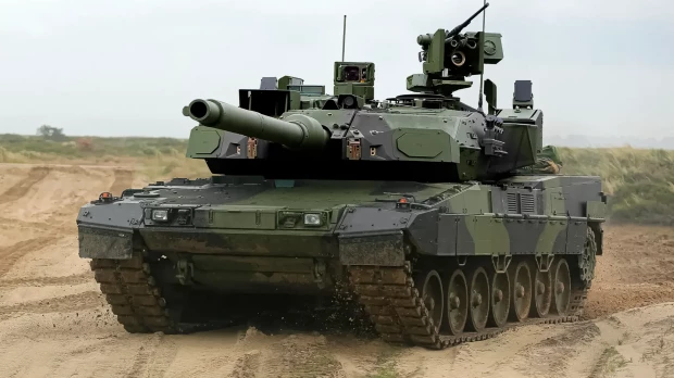 Leopardo 2A8, fabricado por el consorcio francoalemán KNDS, formado por la alemana Krauss-Maffei Wegmann (KMW) y la francesa Nexter