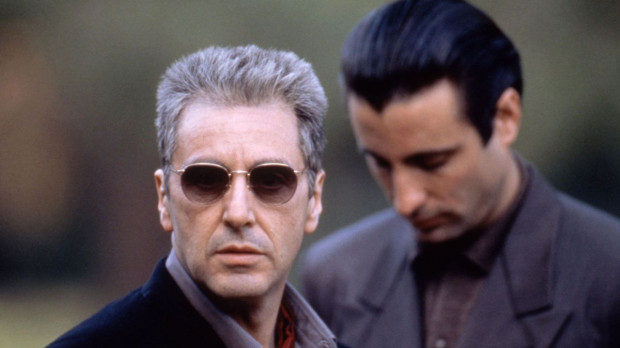 Al Pacino, con Andy García en segundo plano, en El Padrino. Parte III