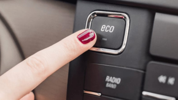 Este botón es habitual en muchos de los coches modernos