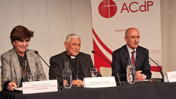 Las jornadas de Cádiz se celebran bajo el lema "Vivir como si Dios existiera"