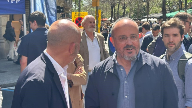 El presidente del PP catalán, Alejandro Fernández, junto a Daniel Sirera  EUROPA PRESS 23/4/2025