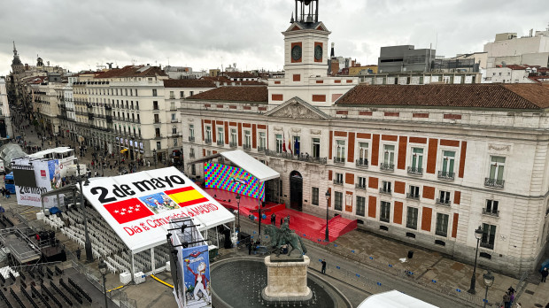 Vista aérea del montaje para la celebración del Dos de Mayo en la Puerta del Sol