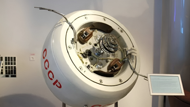 Copia de la sonda espacial soviética Cosmos 482 lanzada al espacio en 1972 para explorar Venus