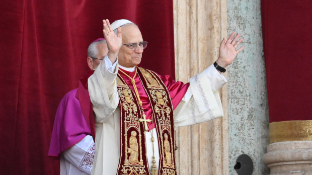 El nuevo papa León XIV, el cardenal estadounidense Robert Francisco Prevost