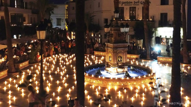 La Noche de las Velas en la localidad gaditana de Vejer