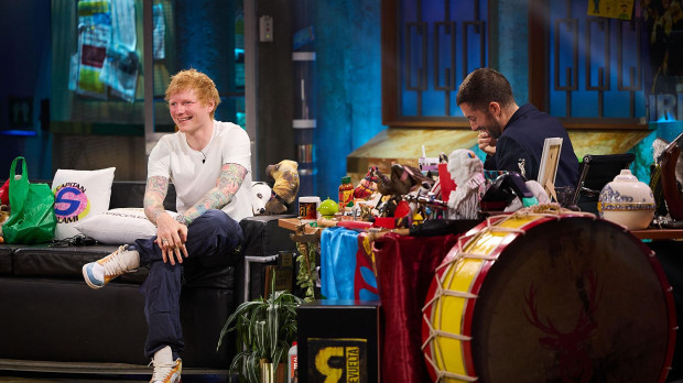 Ed Sheeran junto a David Broncano en La Revuelta