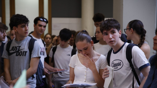 Alumnos se preparan para entrar a un examen de Selectividad en la UPF, el año pasado