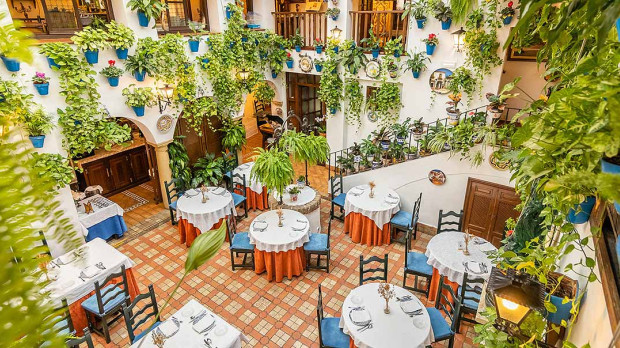 Patio del Restaurante Puerta Sevilla
