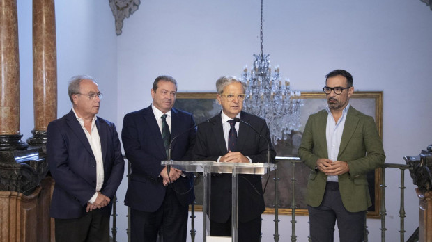 El presidente de la Diputación de Córdoba, Salvador Fuentes informa sobre el convenio firmado con Garántia.