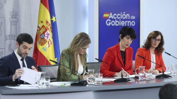 De derecha a izquierda: Mónica García, Elma Saiz, Sara Aagesen y Pablo Bustinduy