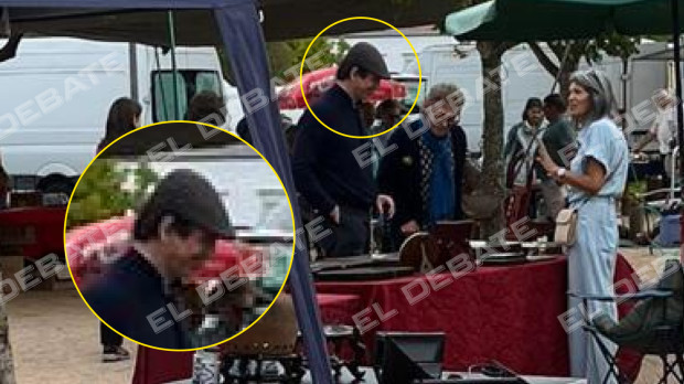 David Sánchez paseando por un mercadillo portugués mientras decía que estaba trabajando