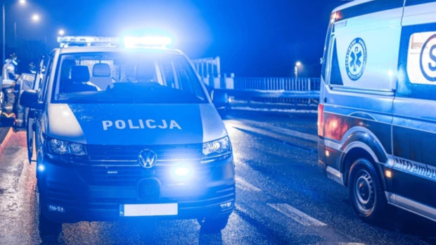 Vehíuclo policial patrullando en Polonia