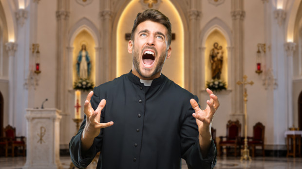 La paciencia de los sacerdotes también es finita...