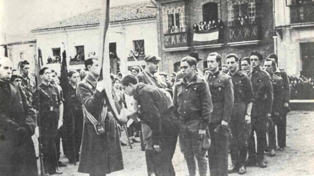 Los alféreces provisionales: los 30.000 jóvenes convertidos en oficiales durante la Guerra Civil