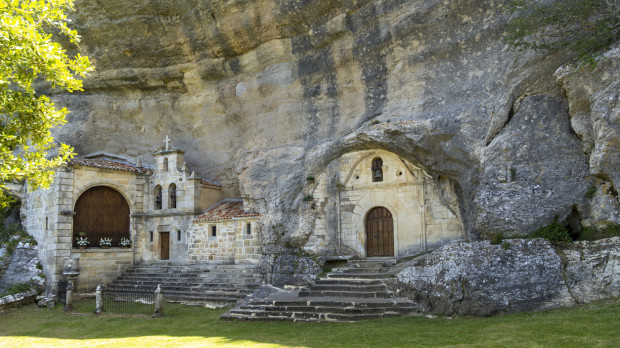 Ermita de San Bernabé en el Monumento Natural de Ojo Guareña