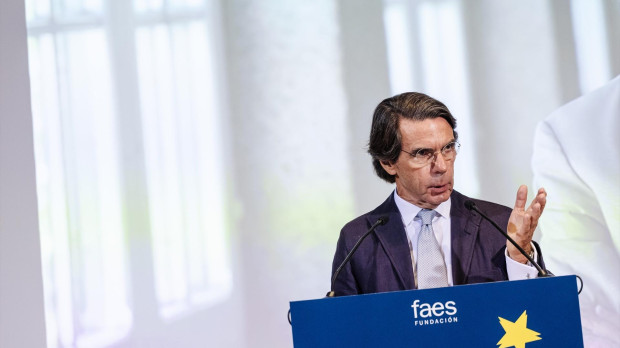 El expresidente del Gobierno de España José María Aznar interviene durante la inauguración de una nueva edición del Campus FAES, en el Hotel Petit Palace Savoy Alfonso XII, a 12 de septiembre de 2023, en Madrid (España). Las jornadas que se desarrollan, hasta el próximo viernes 15 de septiembre, pretenden promover el pensamiento crítico, la reflexión y el debate sobre el futuro de las relaciones transatlánticas y el orden liberal, la estrategia de la Unión Europea (UE) y el papel de España en el tablero internacional, la economía y la transición energética, entre otros asuntos, bajo el título, ‘Europa en transformación’. Aznar cierra la jornada de hoy, donde se rinde homenaje a Josep Piqué, ministro y patrono de FAES. 12 SEPTIEMBRE 2023;MADRID;JORNADAS CAMPUS FAES;AZNAR Carlos Luján / Europa Press (Foto de ARCHIVO) 12/9/2023