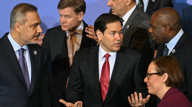 El Secretario de Estado de EE.UU. Marco Rubio durante una reunión de ministros de Exteriores en Turquía