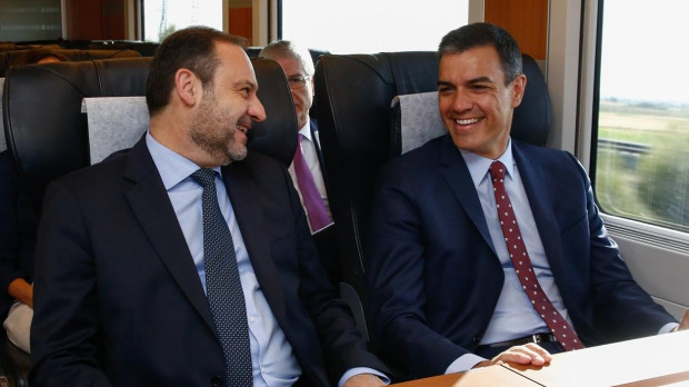 Pedro Sánchez y José Luis Ábalos en 2019
