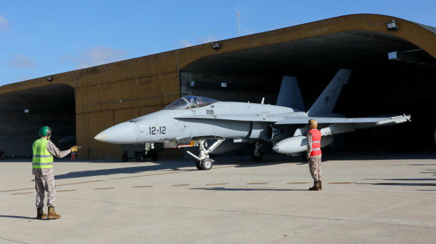 Avión EF 18-M en la base de Torrejón de Ardoz
