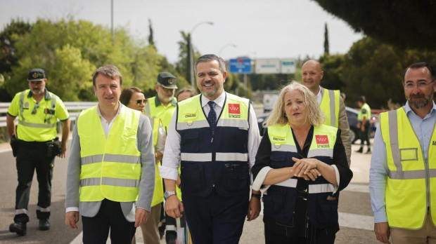 Rodrigo en su visita las obras del tercer carril en la carretera M-607
