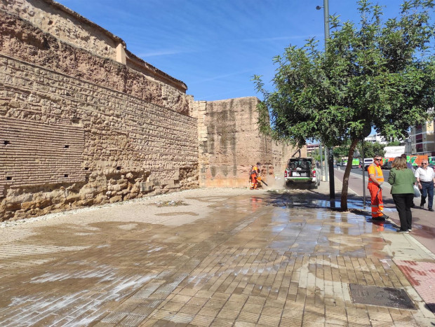 Labores de Sadeco en el entorno de la Muralla del Marrubial