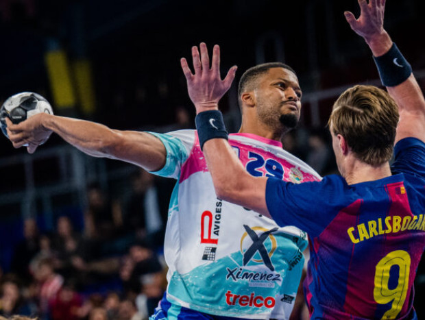 Lance del choque entre el Barcelona y el Ángel Ximénez