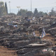 Soldados israelíes con vehículos militares agrupados en una posición no revelada cerca de la valla fronteriza con la Franja de Gaza, en el sur de Israel