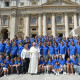 El Papa Francisco, junto a los Yayo