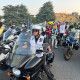 El padre Tadeusz con su 'instrumento de evangelización': una Kawasaki Vulcan 1700 Vaquero