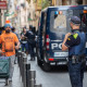 Un mosso d'esquadra, en el barrio de El Raval, en el centro de Barcelona