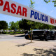 Cordón policial frente al colegio de Pozuelo donde ha ocurrido el tiroteo
