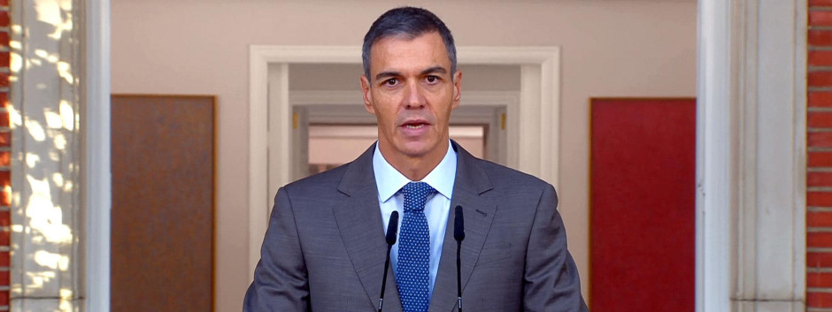 Pedro Sánchez durante la declaración institucional