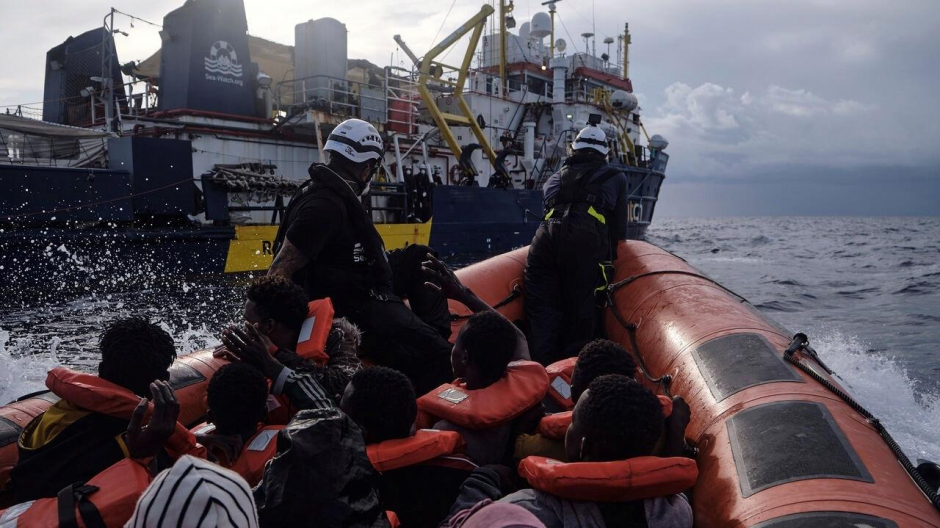 Migrantes en el mediterráneo, foto de archivo