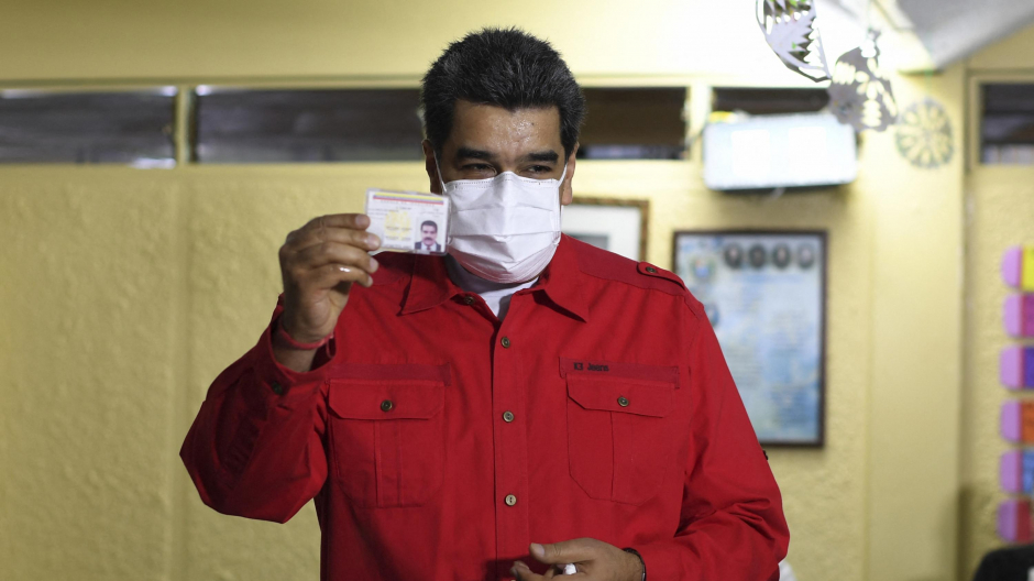 Nicolás Maduro votando elecciones 2021