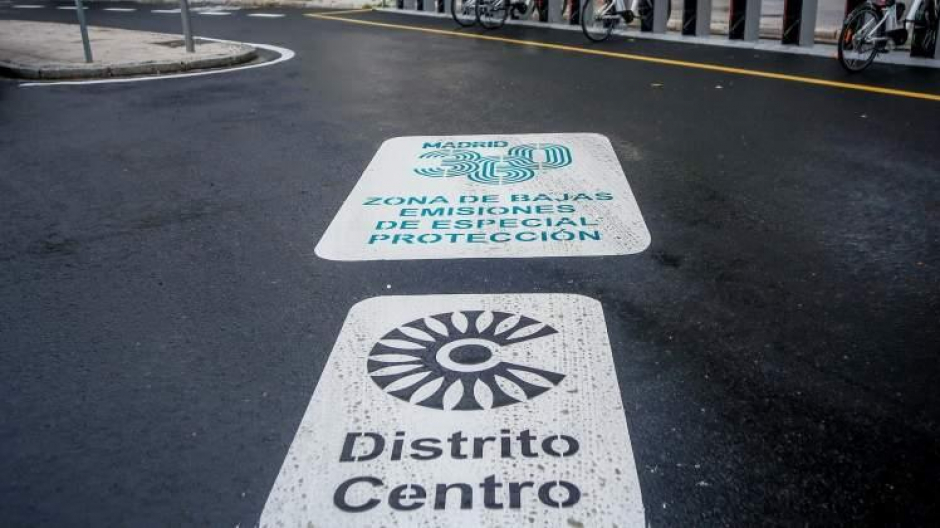 Señalización de Madrid360 en una calle céntrica de Madrid