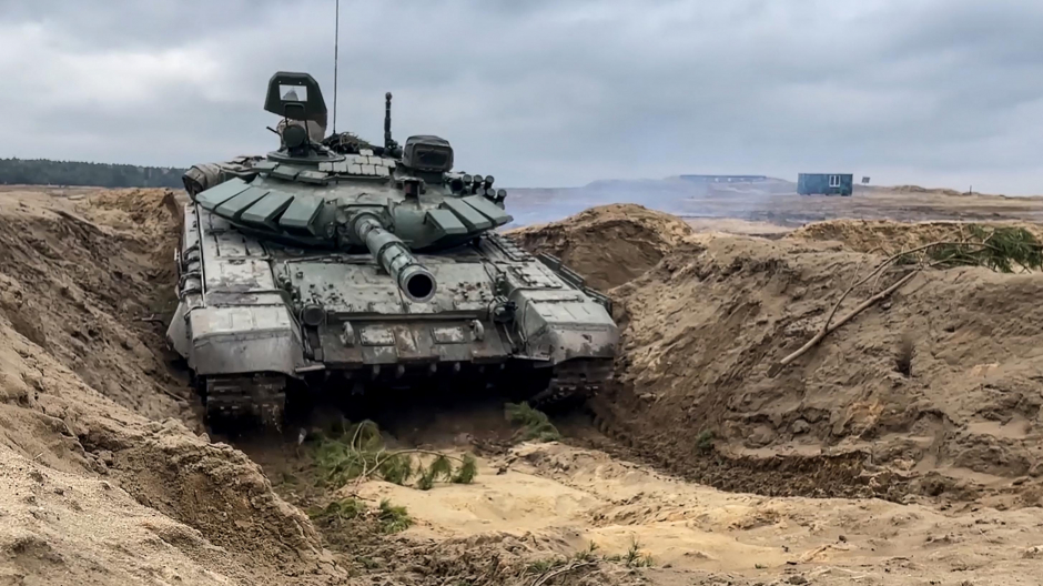 Tanque ruso junto a la frontera con Ucrania
