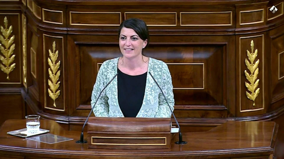 La presidenta del Congreso cierra el micrófono a Macarena Olona en mitad de su intervención