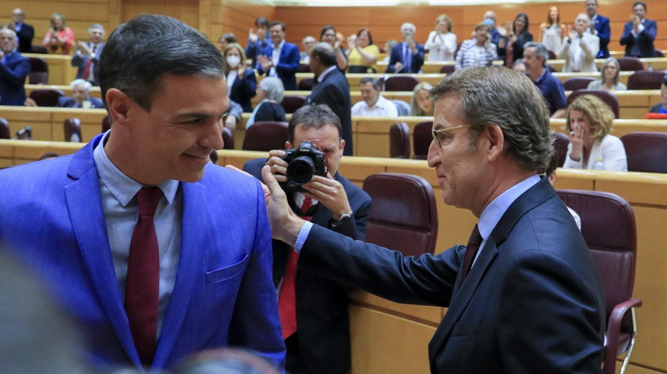 Pedro Sánchez y Alberto Núñez Feijóo en el Senado