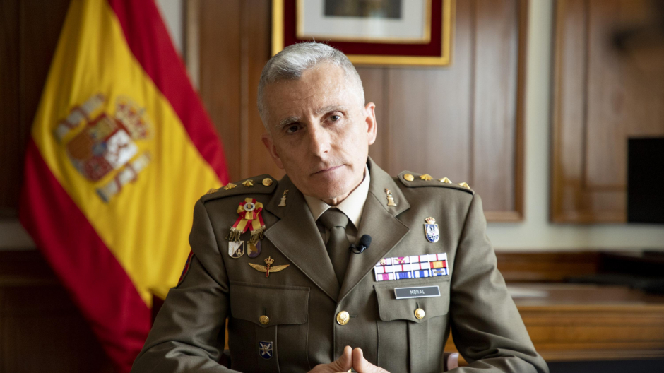 El coronel Juan Pedro Moral en su despacho de la Academia de Ingenieros de Hoyo de Manzanares