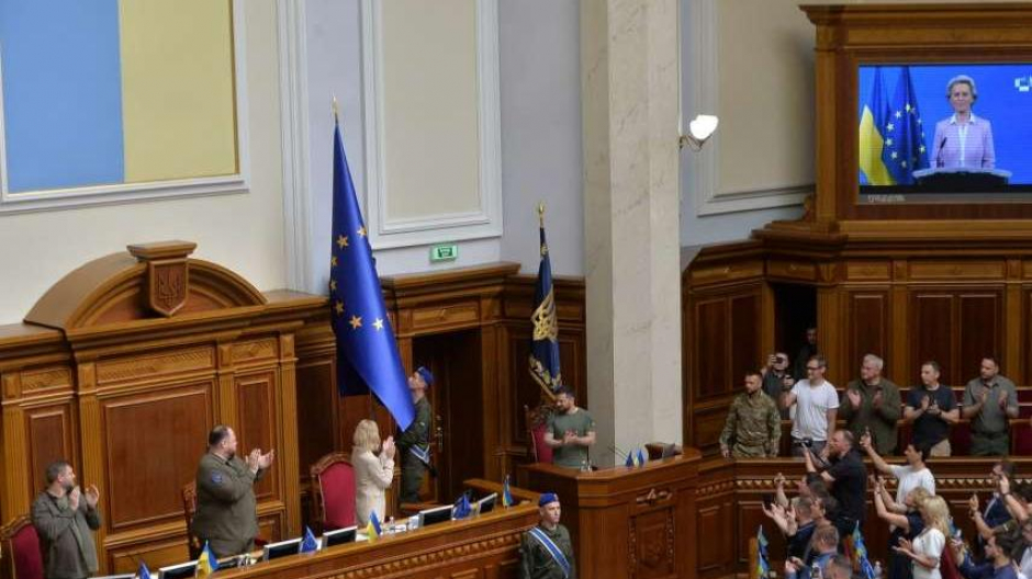 Bandera UE Rada Kiev Ucrania