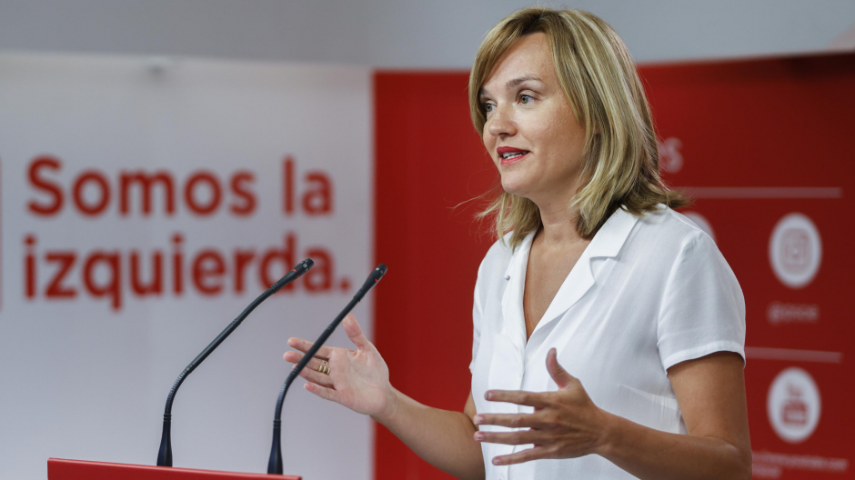 La portavoz del PSOE y ministra de Educación, Pilar Alegría, este lunes en Ferraz