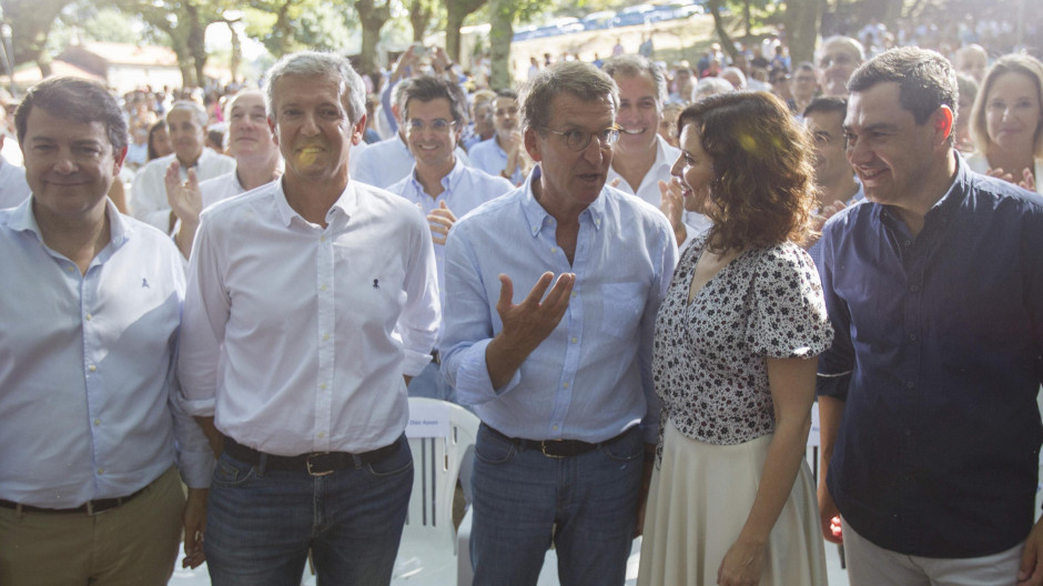 Alberto Núñez Feijóo, Isabel Díaz Ayuso, Juanma Moreno, Alfonso Rueda y Alfonso Fernández Mañueco
