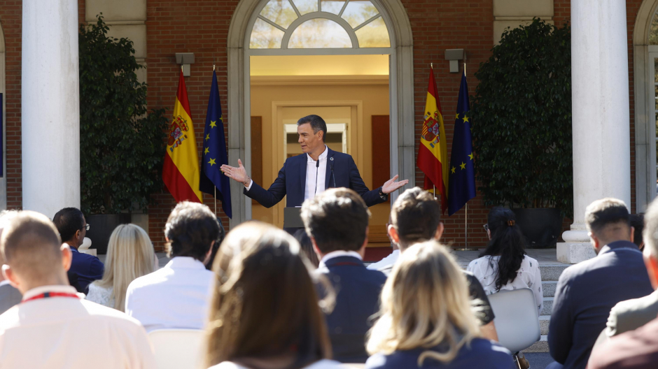 Pedro Sánchez en el acto con ciudadanos en La Moncloa