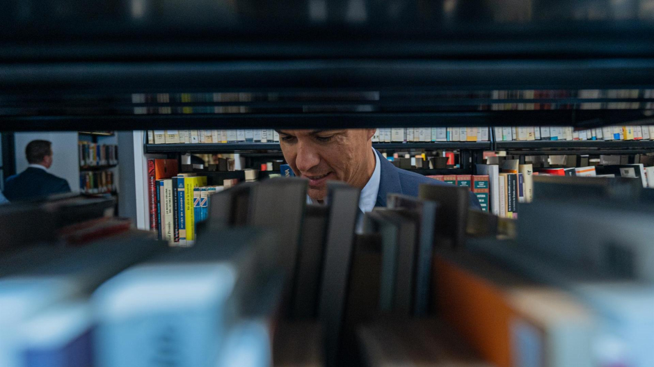 El presidente del Gobierno, Pedro Sánchez, visita la biblioteca del Instituto Cervantes en Nueva York