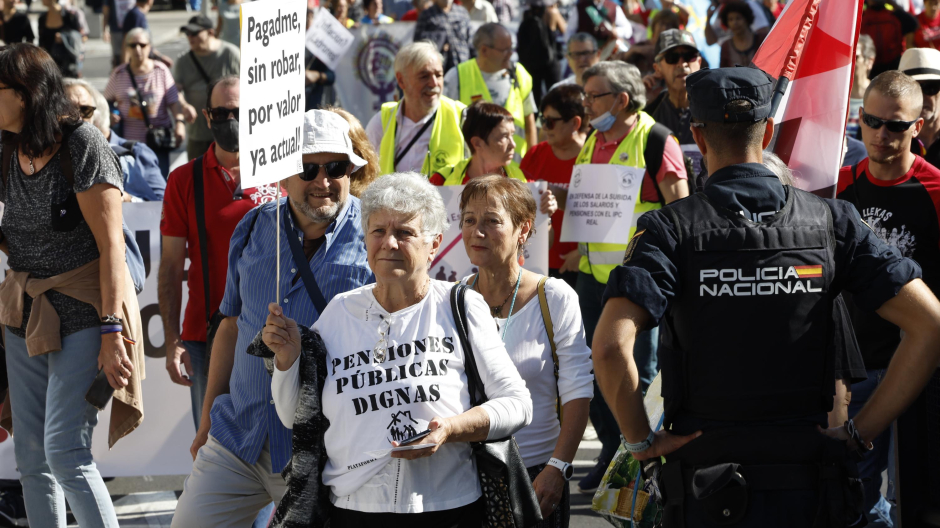 Pensionistas de diferentes comunidades autónomas se han manifestado en Madrid para exigir la revalorización de las pensiones respecto al incremento del IPC