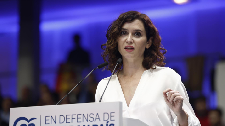 La presidenta de la comunidad de Madrid, Isabel Díaz Ayuso, interviene en el acto del PP bajo el lema "En defensa de un gran país" celebrado este sábado en Madrid