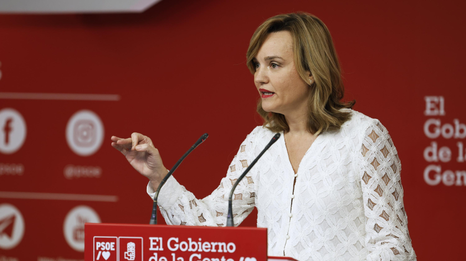 La portavoz del PSOE, Pilar Alegría, en rueda de prensa este lunes